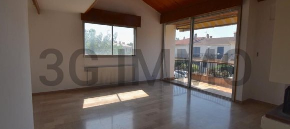 5 bedrooms Villa in Saint-Esteve, France No. 205365 5
