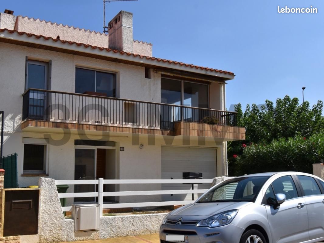 5 bedrooms Villa in Saint-Esteve, France No. 205365