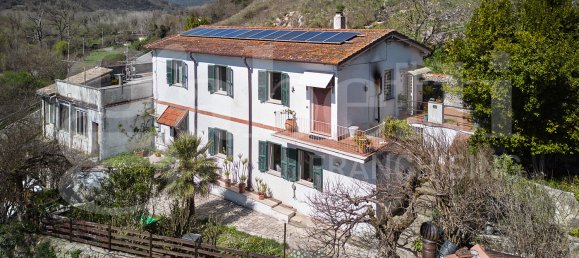 3 bedrooms House in Roviano, Italy No. 39720 24