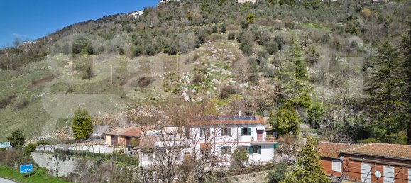 3 bedrooms House in Roviano, Italy No. 39720 22