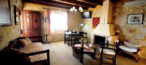 2 bedrooms Property in Lasithi, Greece No. 2725 2