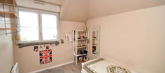 3 bedrooms Villa in Sevran, France No. 180436 6