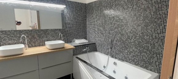  Parking in Bethune, France No. 66826 7