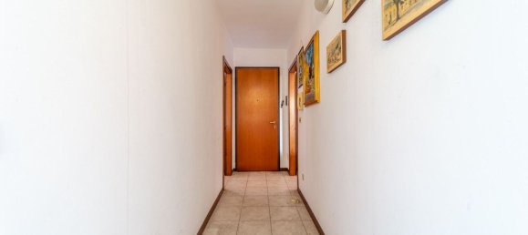 3 rooms Apartment in Montechiarugolo, Italy No. 228874 8