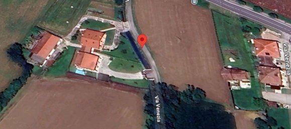 7 rooms Apartment in Resana, Italy No. 209625 5