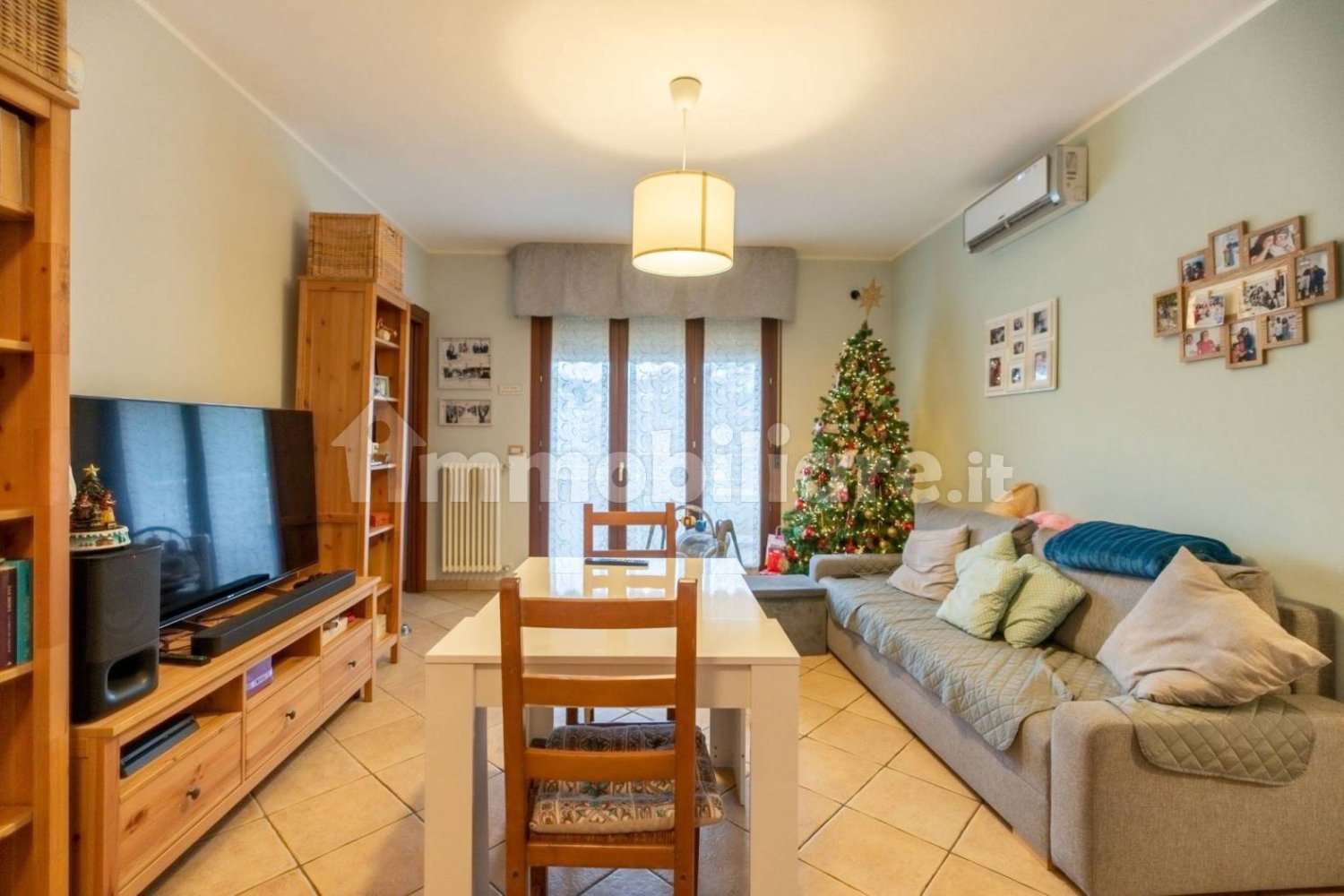 Apartamento de 2 dormitorios en Roseto degli Abruzzi, Italy No. 93885