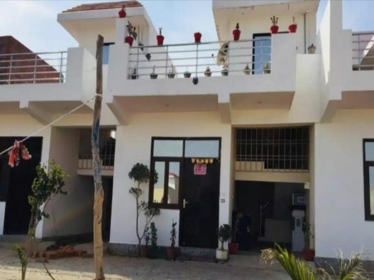 3 bedrooms House in Noida, India No. 5324
