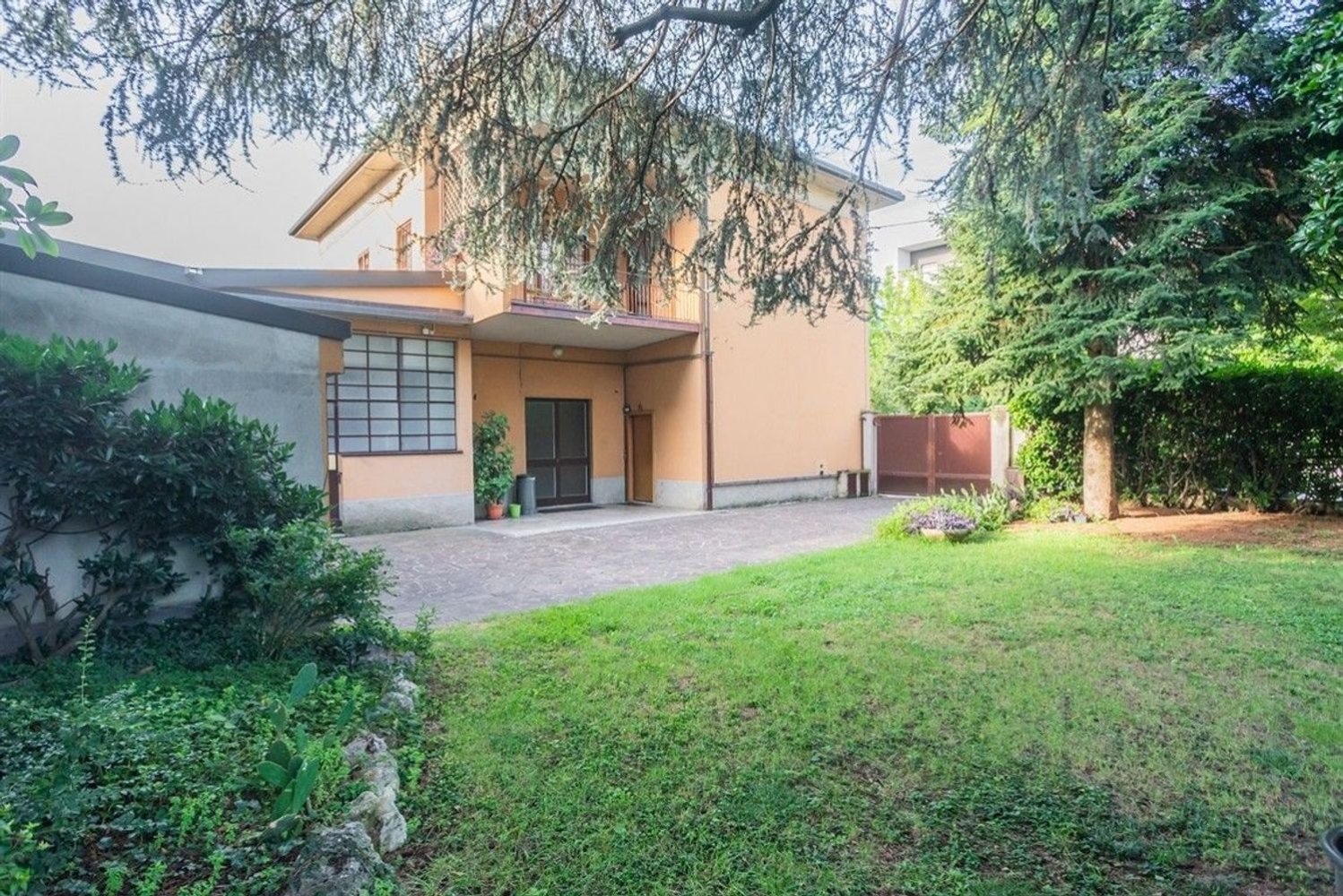 Casa de 5 dormitorios en Lissone, Italy No. 361188