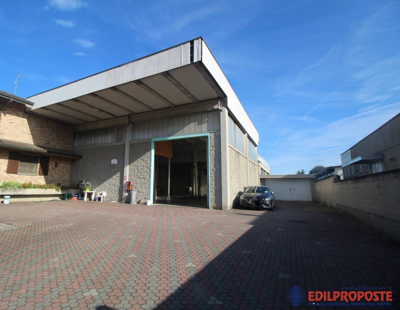 Armazém em Lazzate, Italy 1000 m² N.º 356824