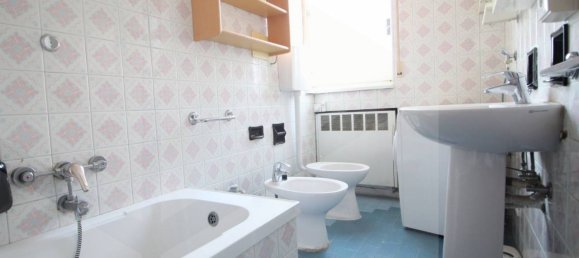 5 rooms Apartment in Bologna, Italy No. 27488 10