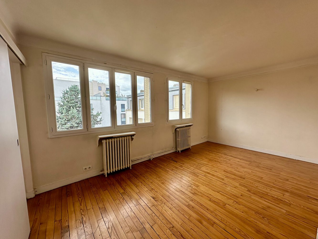 1 غرف نوم شقة في Colombes, France رقم 351859