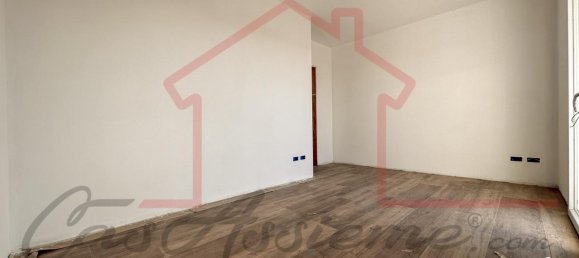 4-salle Appartement à Loreggia, Italy No. 230852 8