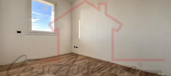 4-salle Appartement à Loreggia, Italy No. 230852 16