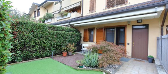 4-salle Appartement à Parabiago, Italy No. 93526 3