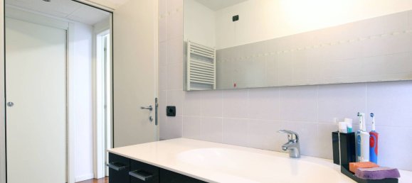 4-salle Appartement à Parabiago, Italy No. 93526 23