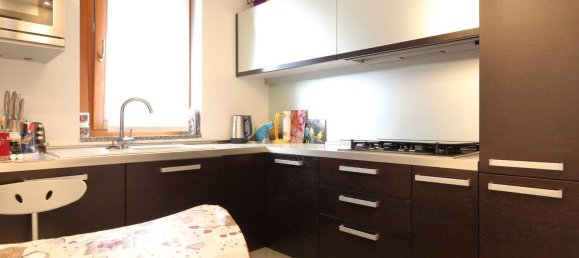 4-salle Appartement à Parabiago, Italy No. 93526 12