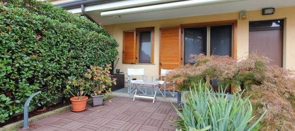 4-salle Appartement à Parabiago, Italy No. 93526 5