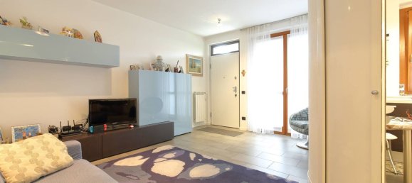 4-salle Appartement à Parabiago, Italy No. 93526 9