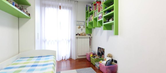 4-salle Appartement à Parabiago, Italy No. 93526 18