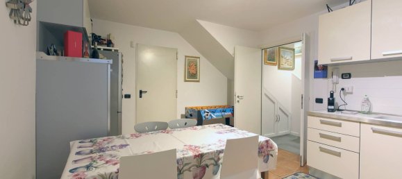 4-salle Appartement à Parabiago, Italy No. 93526 28