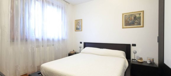 4-salle Appartement à Parabiago, Italy No. 93526 14
