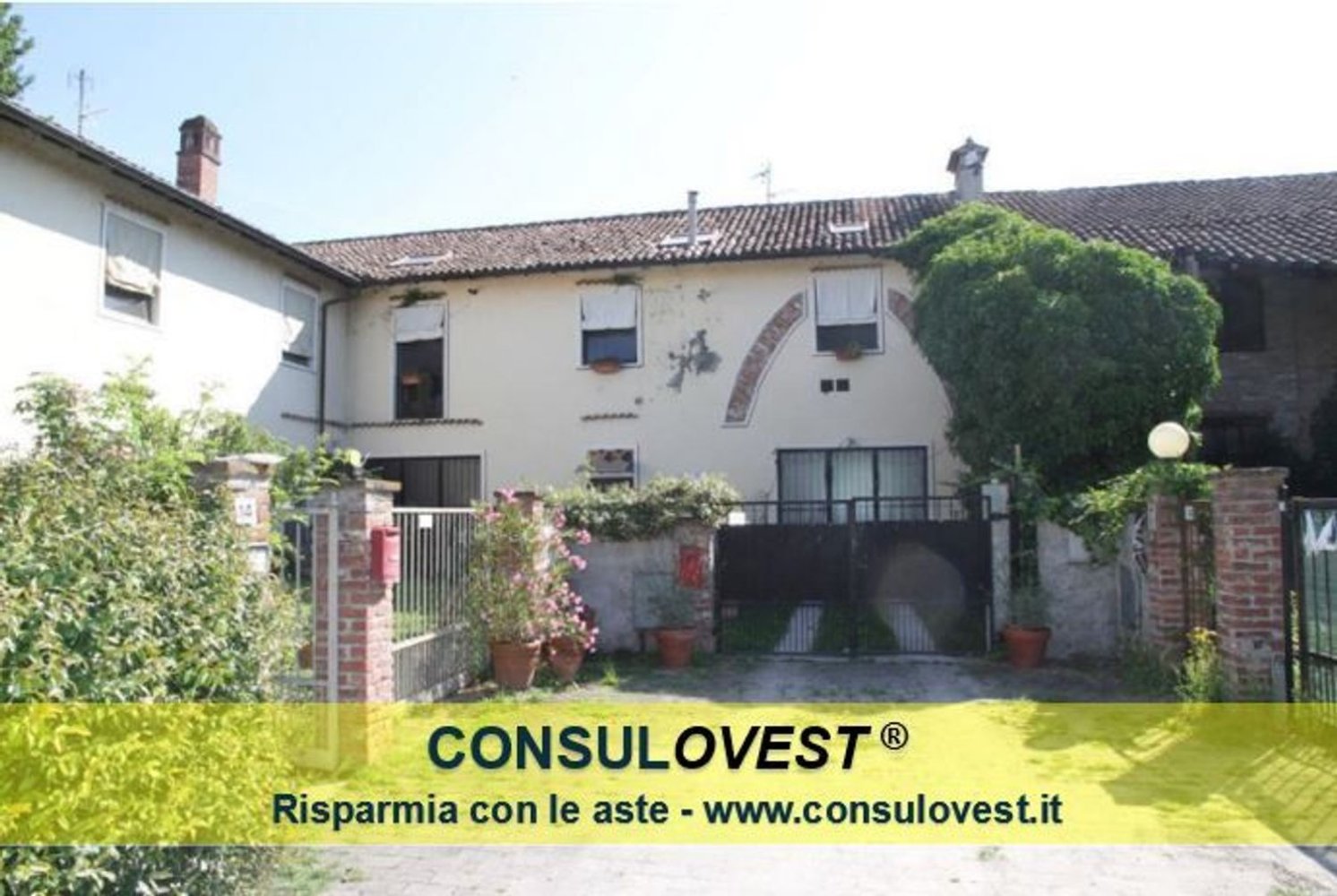 Дом с 2 комнатами в Дзерболо, Италия № 315014