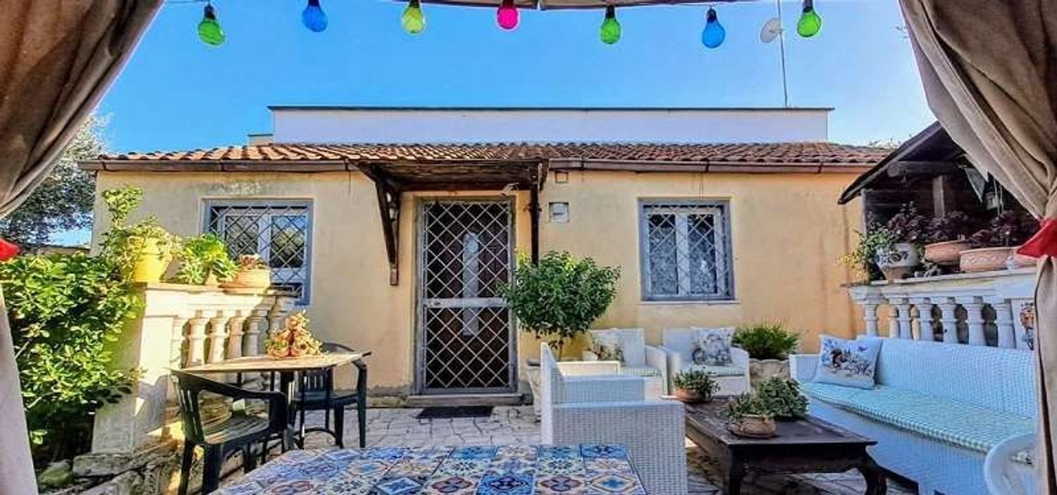 4 غرف نوم منزل في Aprilia, Italy رقم 311526