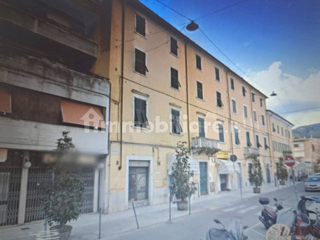 Квартира с 5 спальнями в Каррара, Италия № 355269