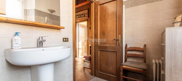 Квартира с 2 комнатами в Лураго Мариноне, Италия № 9425 18