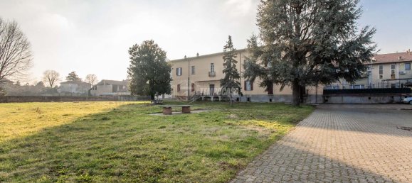 Квартира с 2 комнатами в Лураго Мариноне, Италия № 9425 22