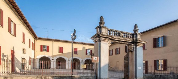 Квартира с 2 комнатами в Лураго Мариноне, Италия № 9425 3