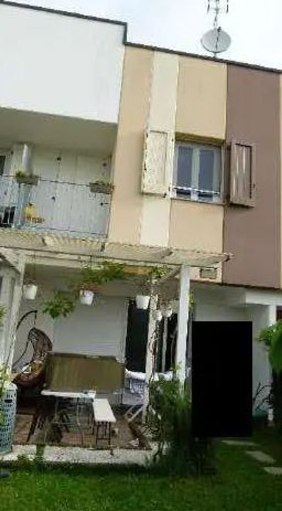 4 rooms House in Corteolona e Genzone, Italy No. 229975