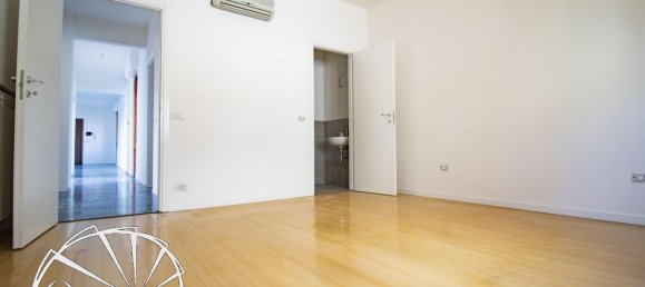 Apartamento de 4 divisões em Prato, Italy N.º 24530 9