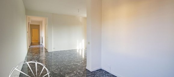 Apartamento de 4 divisões em Prato, Italy N.º 24530 14