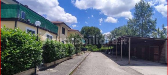 Apartamento T2 em Fossato di Vico, Italy N.º 304504 2