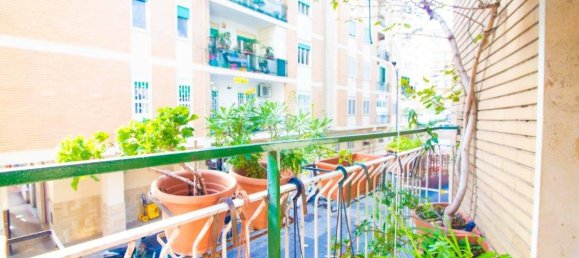 2 Schlafzimmer Wohnung in Naples, Italy, Nr. 31588 49