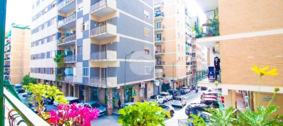 2 Schlafzimmer Wohnung in Naples, Italy, Nr. 31588 21