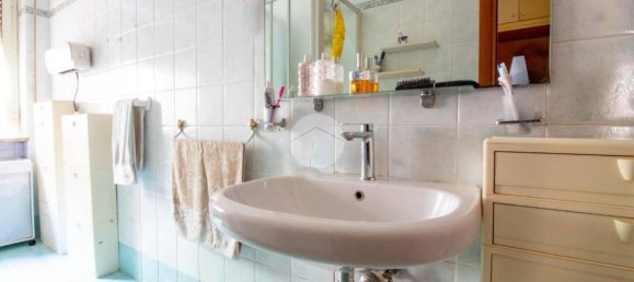 2 Schlafzimmer Wohnung in Naples, Italy, Nr. 31588 41