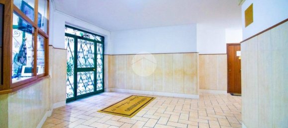 2 Schlafzimmer Wohnung in Naples, Italy, Nr. 31588 22