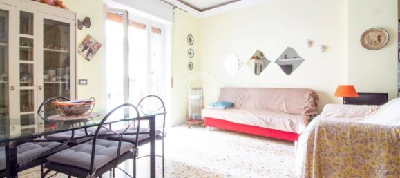 2 Schlafzimmer Wohnung in Naples, Italy, Nr. 31588 8