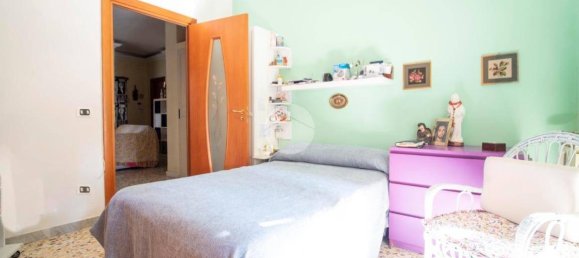 2 Schlafzimmer Wohnung in Naples, Italy, Nr. 31588 12