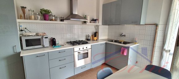 Квартира с 2 комнатами в Лекко, Италия № 336434 3