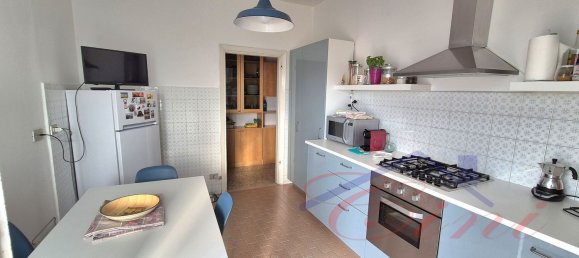 Квартира с 2 комнатами в Лекко, Италия № 336434 5