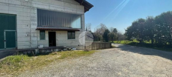 Almacén en Seriate, Italy 1450 m² No. 6406 16