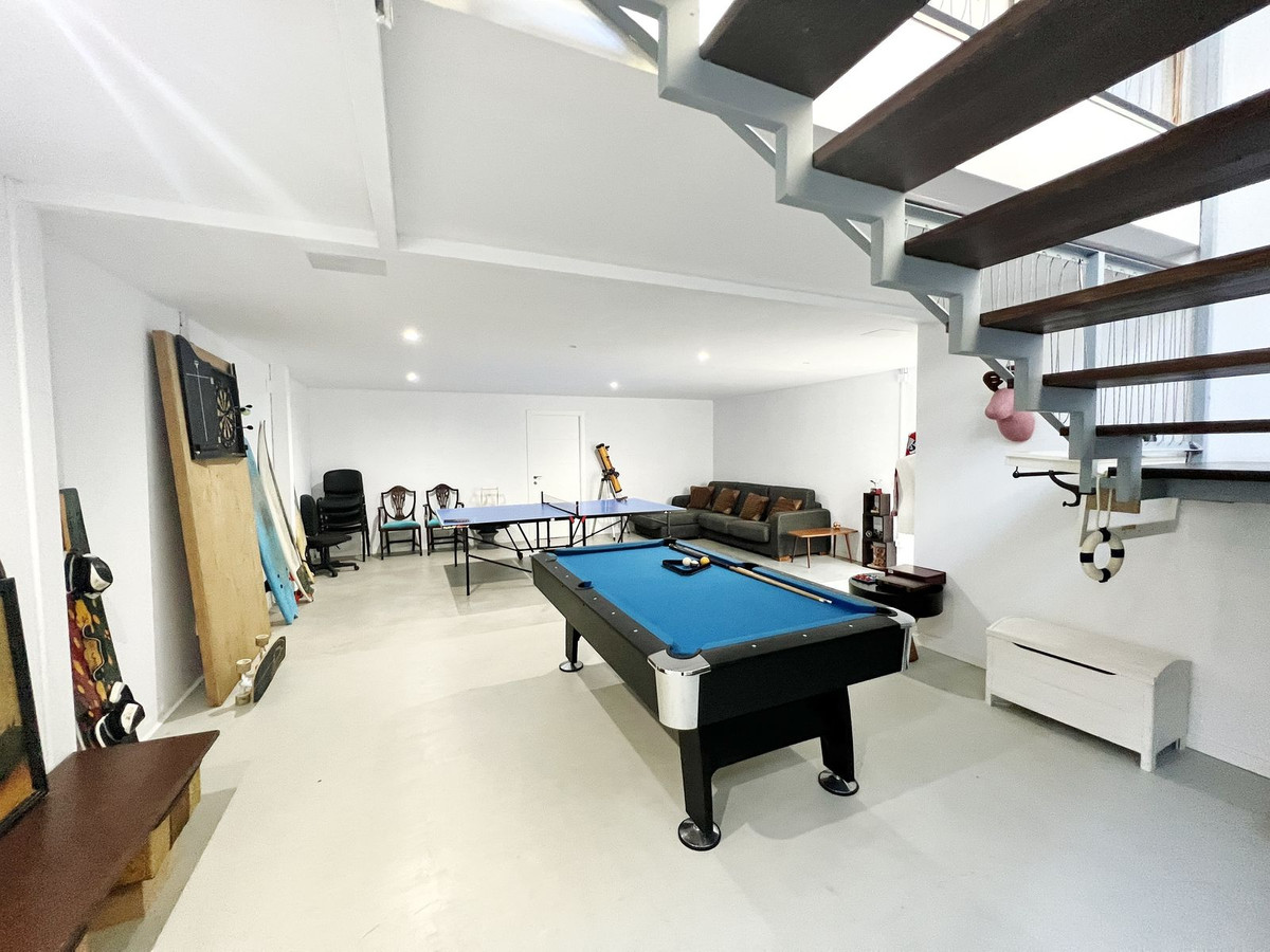 Villa de 5 dormitorios en Marbella, Spain No. 22582