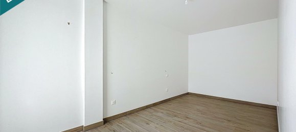 4 Schlafzimmer Doppelhaus in Le Mans, France, Nr. 281196 8