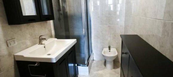 3 rooms Apartment in Rome, Italy No. 66081 19