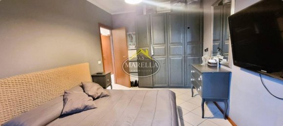 3 rooms Apartment in Rome, Italy No. 66081 10