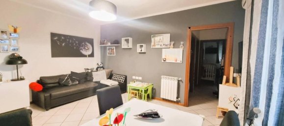 3 rooms Apartment in Rome, Italy No. 66081 2