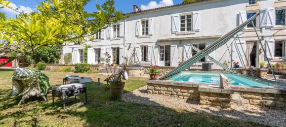 6 bedrooms House in Charente, France No. 300984 3
